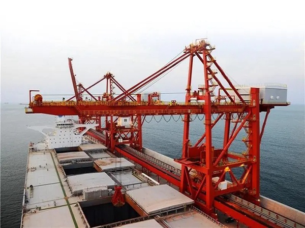  廣東湛江抓斗卸船機(jī)廠家介紹卸船機(jī)種類以及各類卸船機(jī)優(yōu)勢(shì)淺析