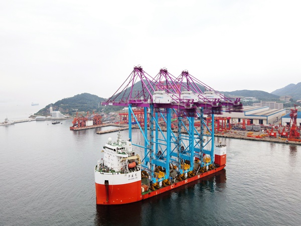福建寧德岸邊集裝箱起重機廠家生產(chǎn)的岸邊集裝箱起重機直流電源的供電方式  
