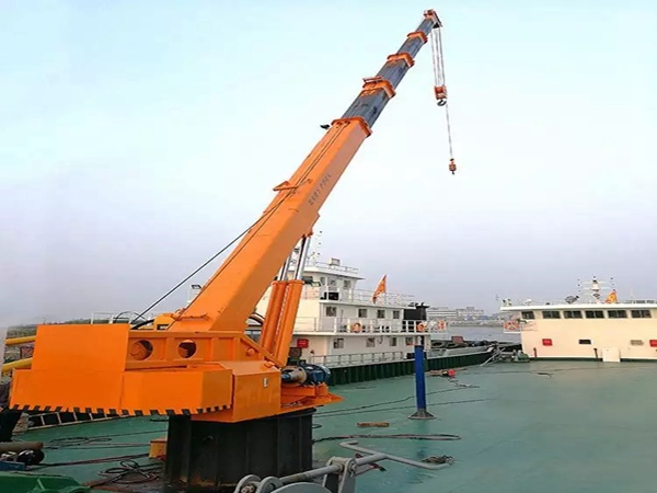 山東濰坊船用起重機(jī)銷售廠家船用起重機(jī)回轉(zhuǎn)支承的作用