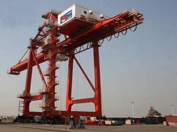 ?福建南平岸邊集裝箱起重機廠家岸邊集裝箱起重機效率高