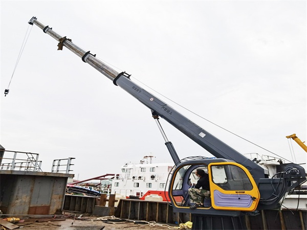 山東日照船用起重機(jī)銷售廠家船用起重機(jī)噸位齊全 安全可靠