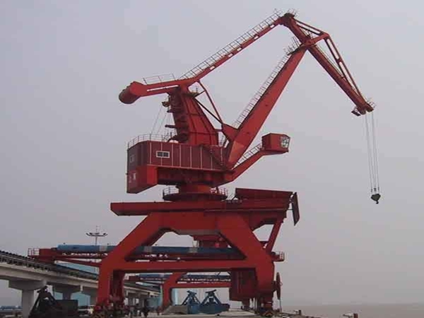 浙江湖州軌道式集裝箱起重機(jī)銷售公司軌道式集裝箱起重機(jī)操作簡單