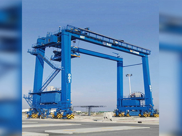 湖南岳陽輪胎式門式起重機(jī)銷售公司輪胎式門式起重機(jī)運(yùn)行穩(wěn)定