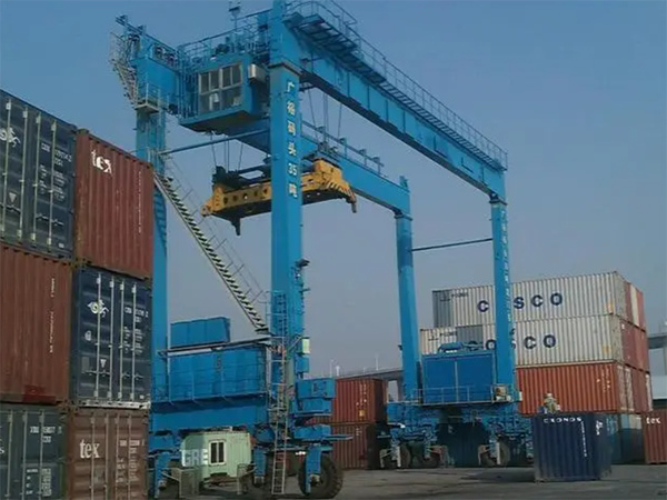 福建福州輪胎式門式起重機(jī)銷售公司輪胎式門式起重機(jī)靈活操作