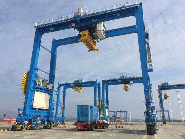 安徽蕪湖輪胎式門式起重機銷售公司輪胎式門式起重機安全可靠