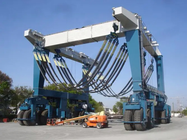 浙江寧波游艇搬運(yùn)機(jī)廠家游艇搬運(yùn)機(jī)操作簡單