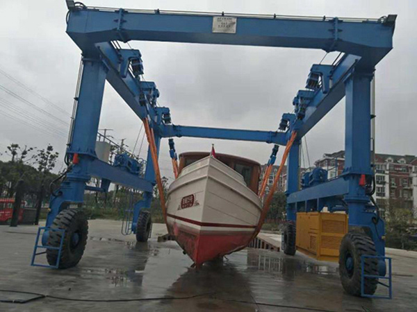 浙江嘉興游艇搬運(yùn)機(jī)廠家游艇搬運(yùn)機(jī)有效作業(yè)